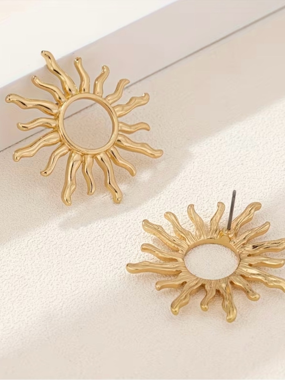 NEW! Luxury Gold Sunburst Stud Earrings. Sun Earrings ☀️ A4-149 - Picture 4 of 7